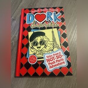Dork Diaries: Tales from a Not-So-Posh Paris Adventure